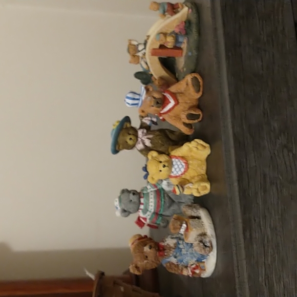 6 Piece Bear Figurine Lot! - Picture 9 of 10